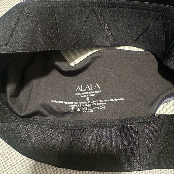 ALALA Velvet Sports Bra New - Picture 8 of 12